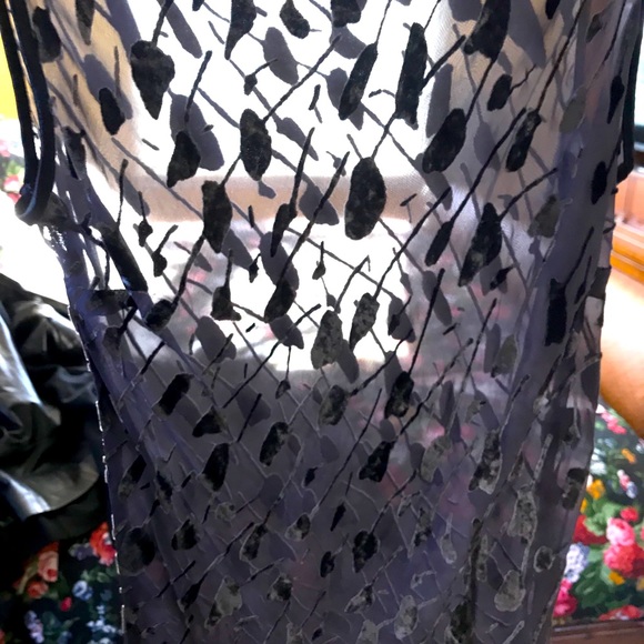 Sleeveless sheer top - Picture 1 of 2